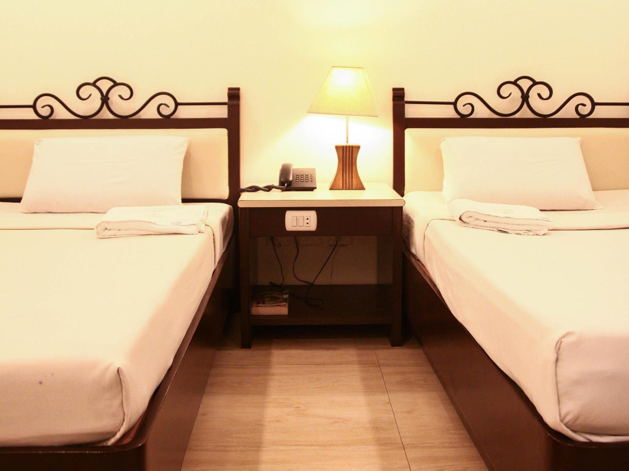 De Luxe Hotel Cagayan de Oro Kültér fotó