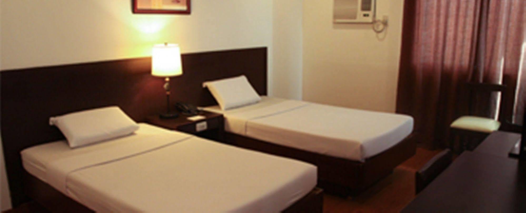 De Luxe Hotel Cagayan de Oro Kültér fotó