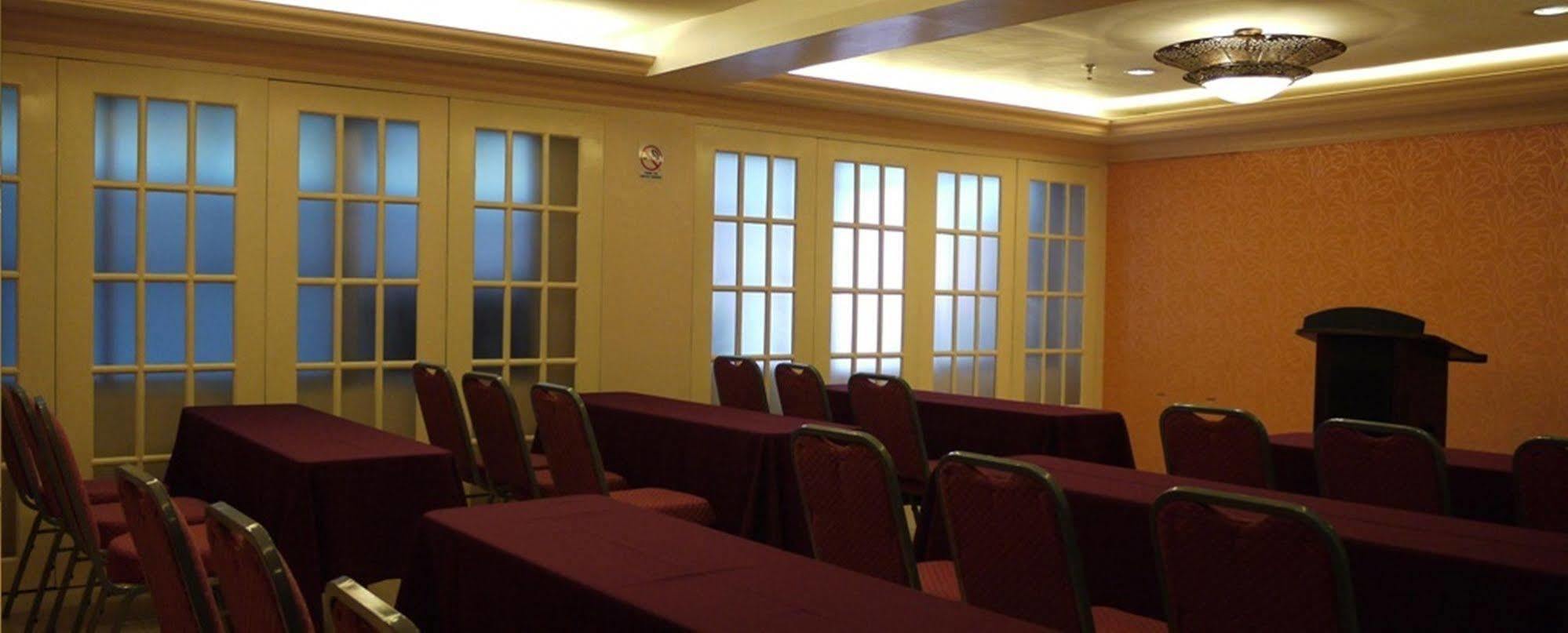 De Luxe Hotel Cagayan de Oro Kültér fotó